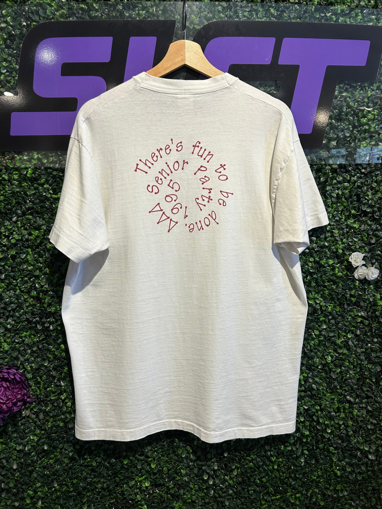 1995 Dr. Seuss Oh The Places We’ll Go College T-Shirt. Size Large