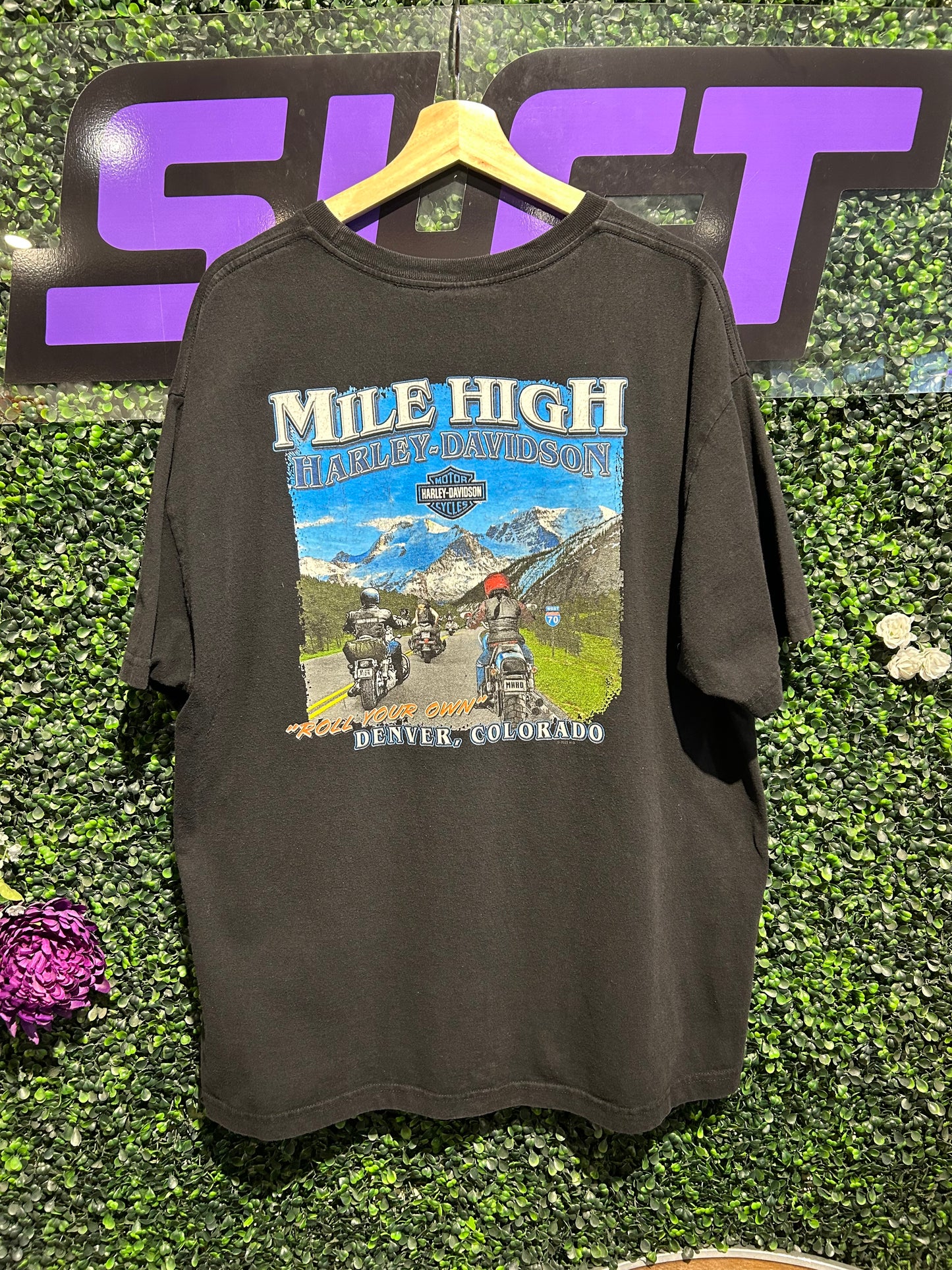 00s Harley Davidson Mile High T-Shirt. Size XL