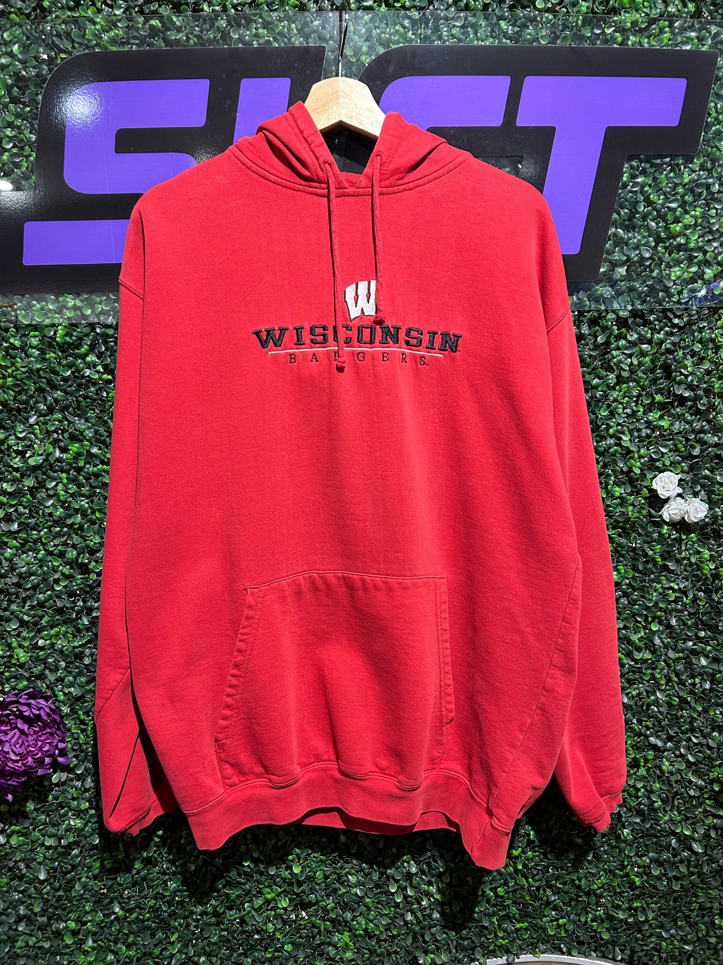 Vintage Wisconsin Badgers Hoodie. Size Large