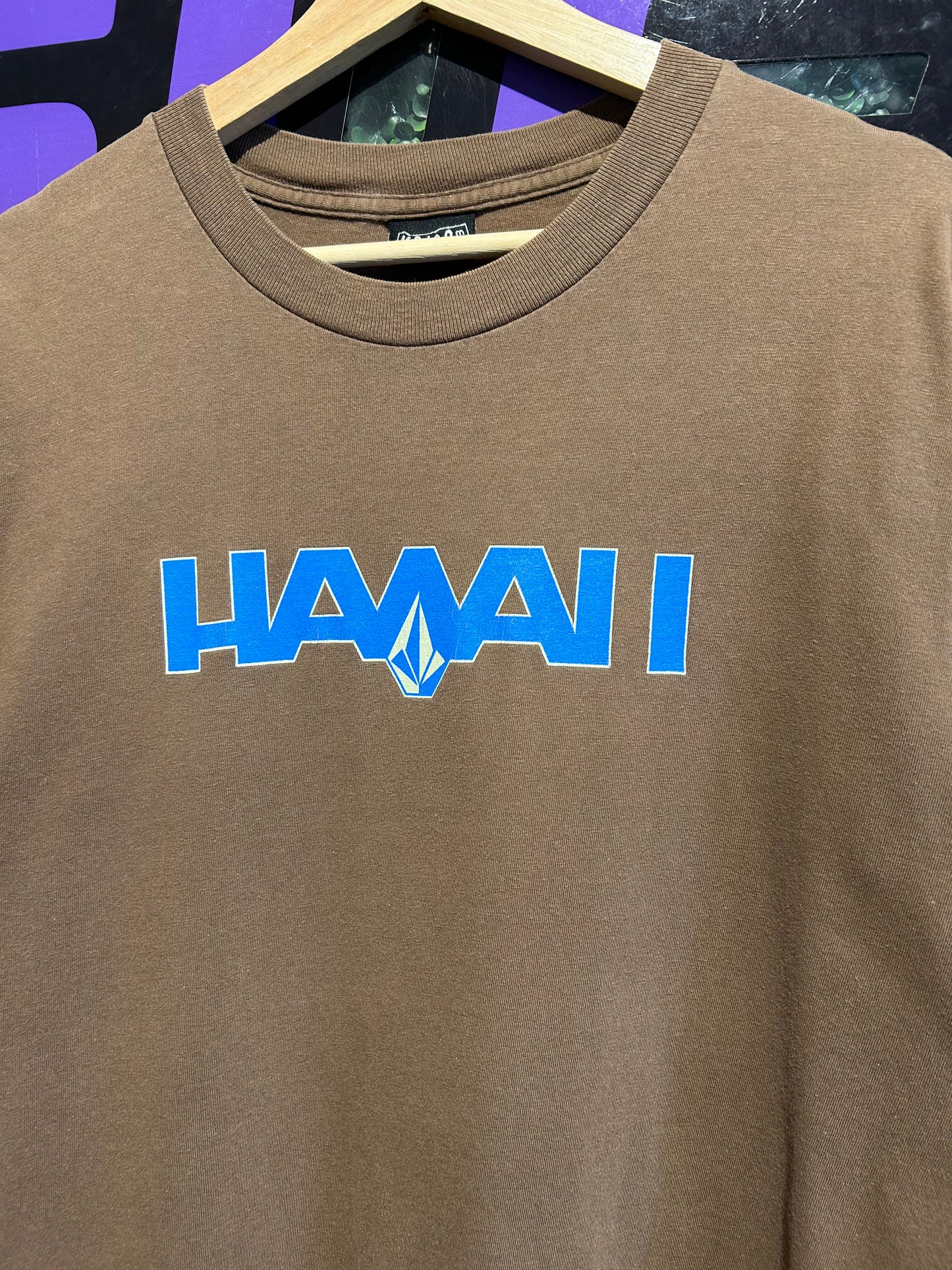 00s Volcom Hawaii T-Shirt. Size Large