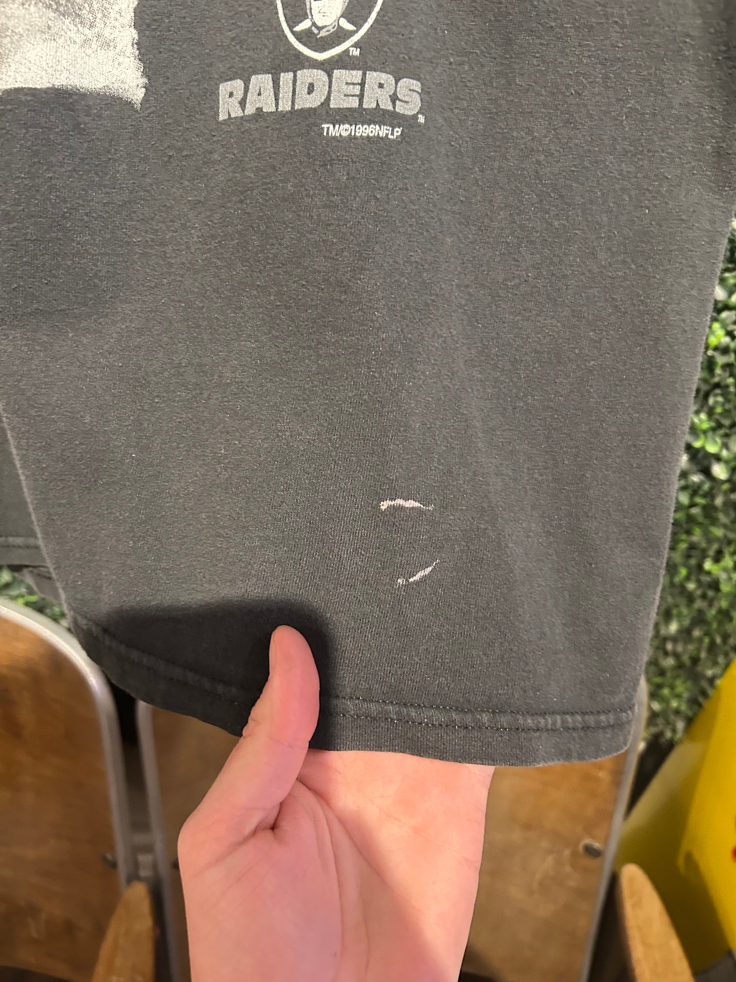 1996 Oakland Raiders Absolute Victory T-Shirt. Size Large