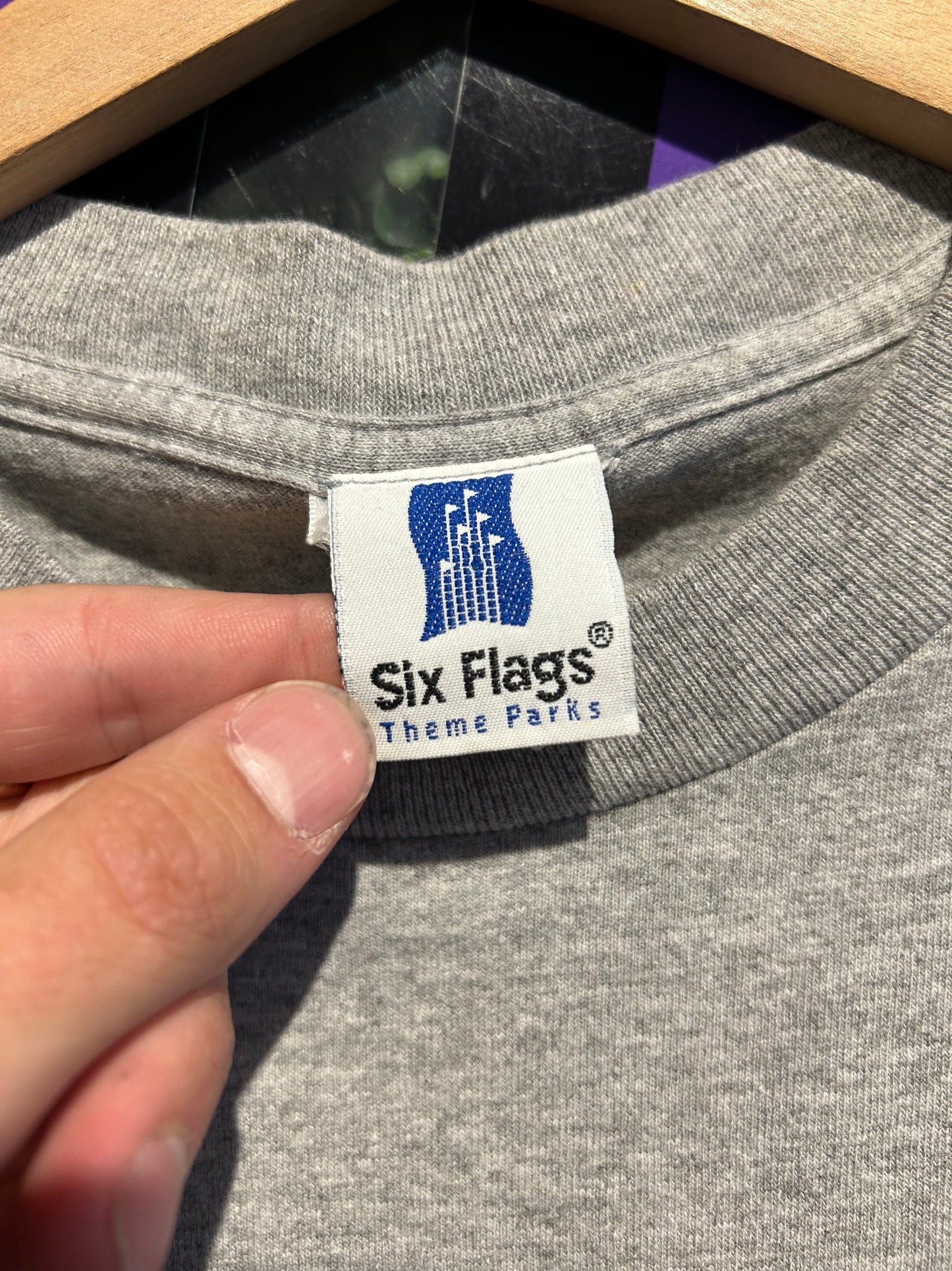 90s Six Flags T-Shirt. Size Medium