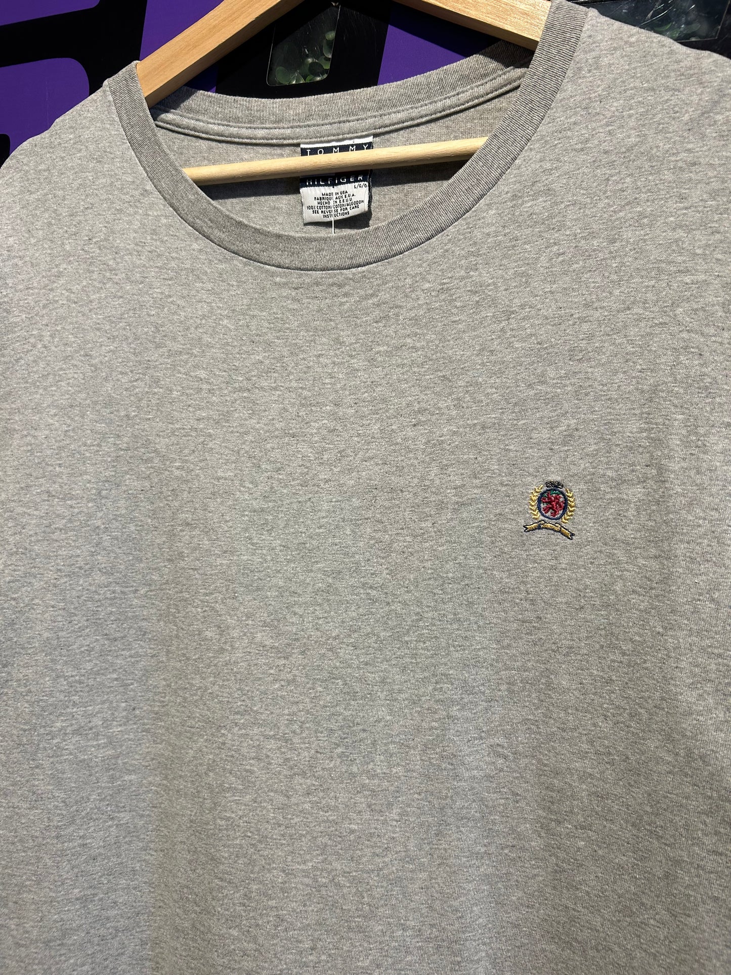 Vintage Tommy Hilfiger T-Shirt. Size L/XL