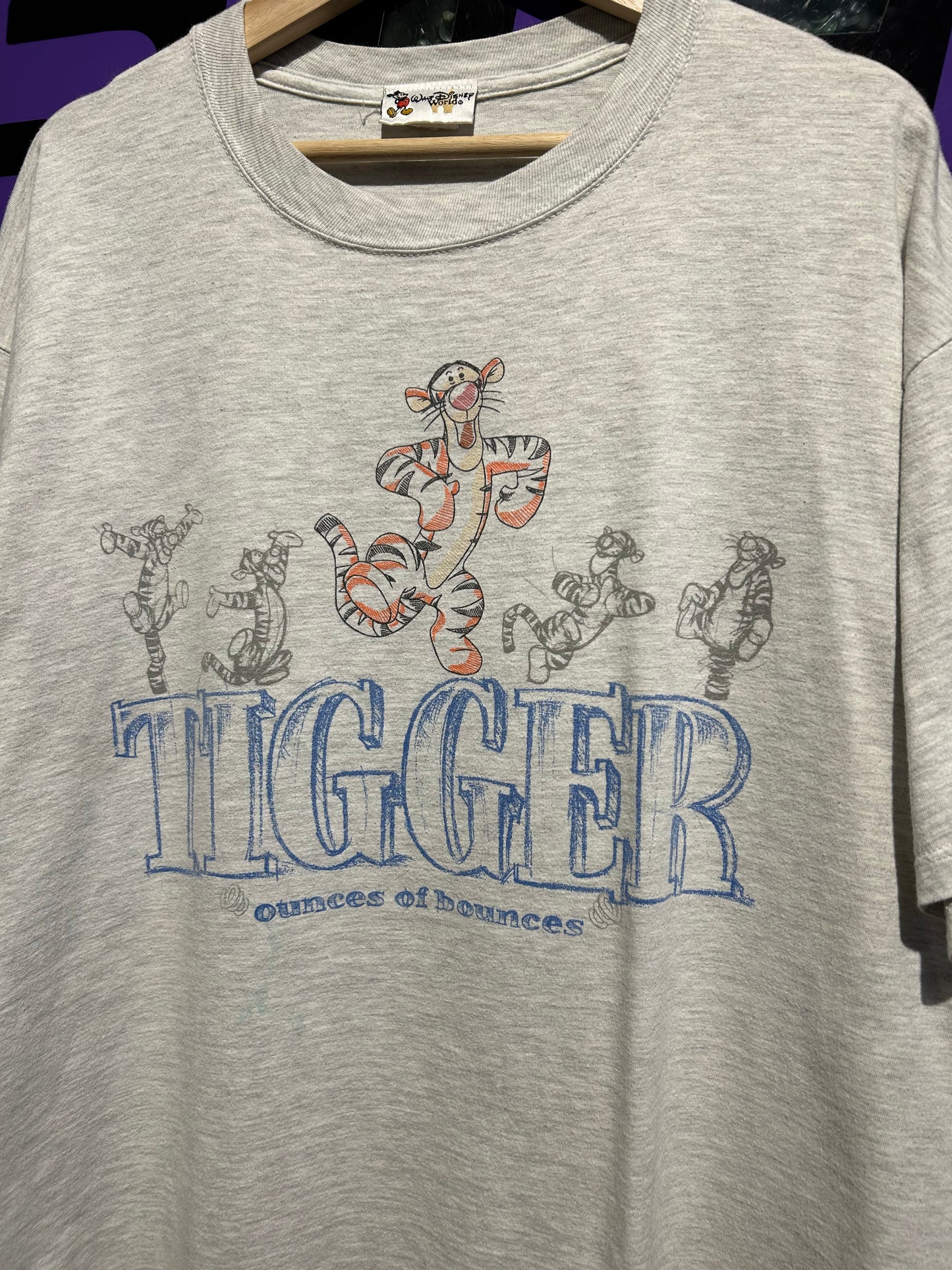Vintage Tigger Ounces Of Bounces T-Shirt. Size XL