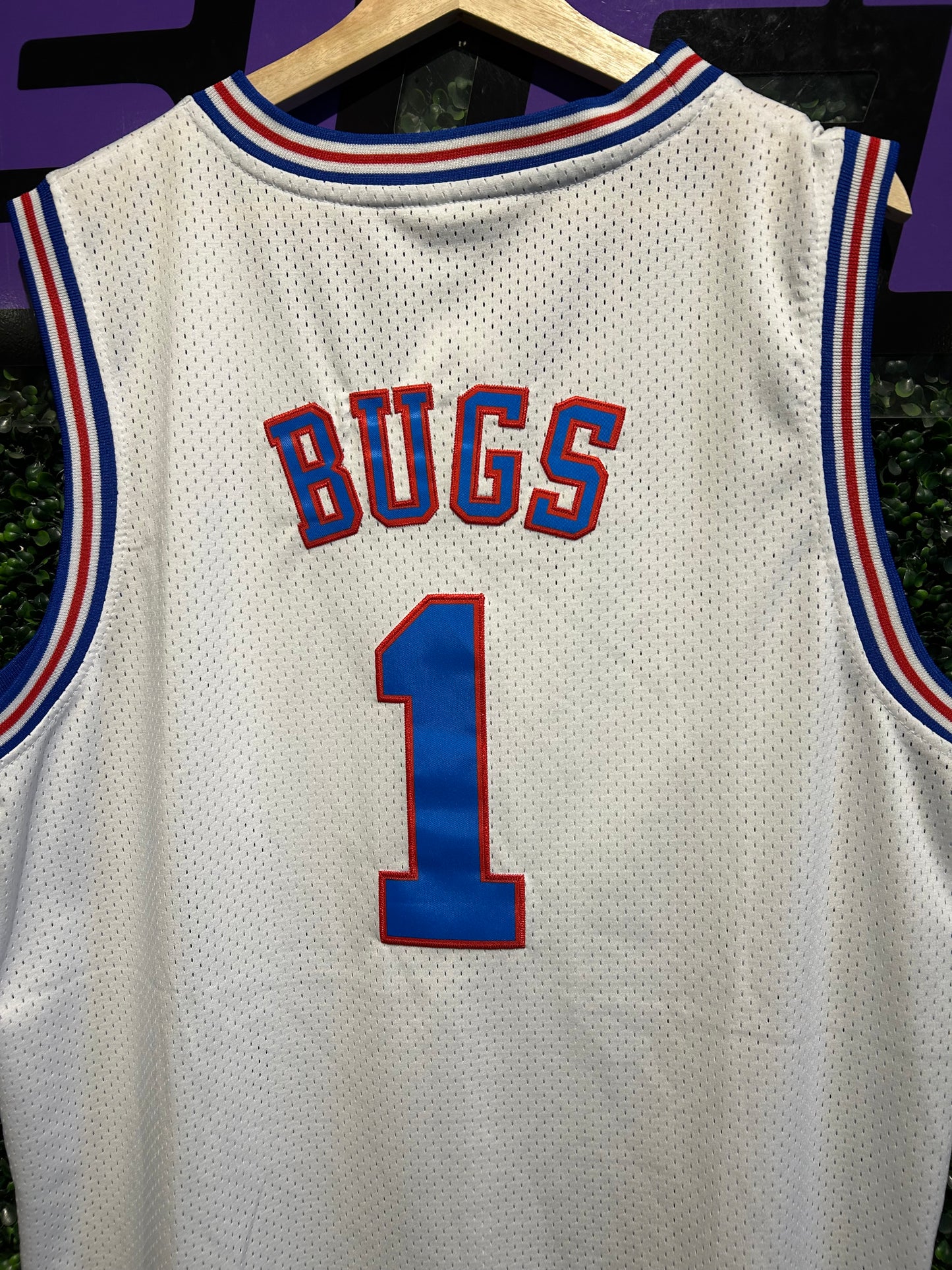 00s Tune Squad Bugs Bunny Space Jam Jersey. Size XL