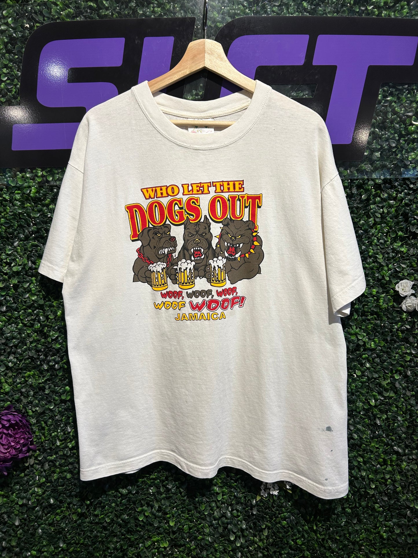 Vintage Who Let The Dogs Out Jamaica T-Shirt. Size L/XL