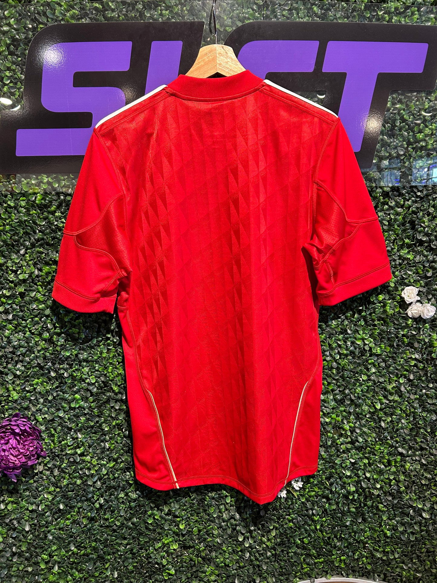 2010 Liverpool Adidas Jersey. Size S/M