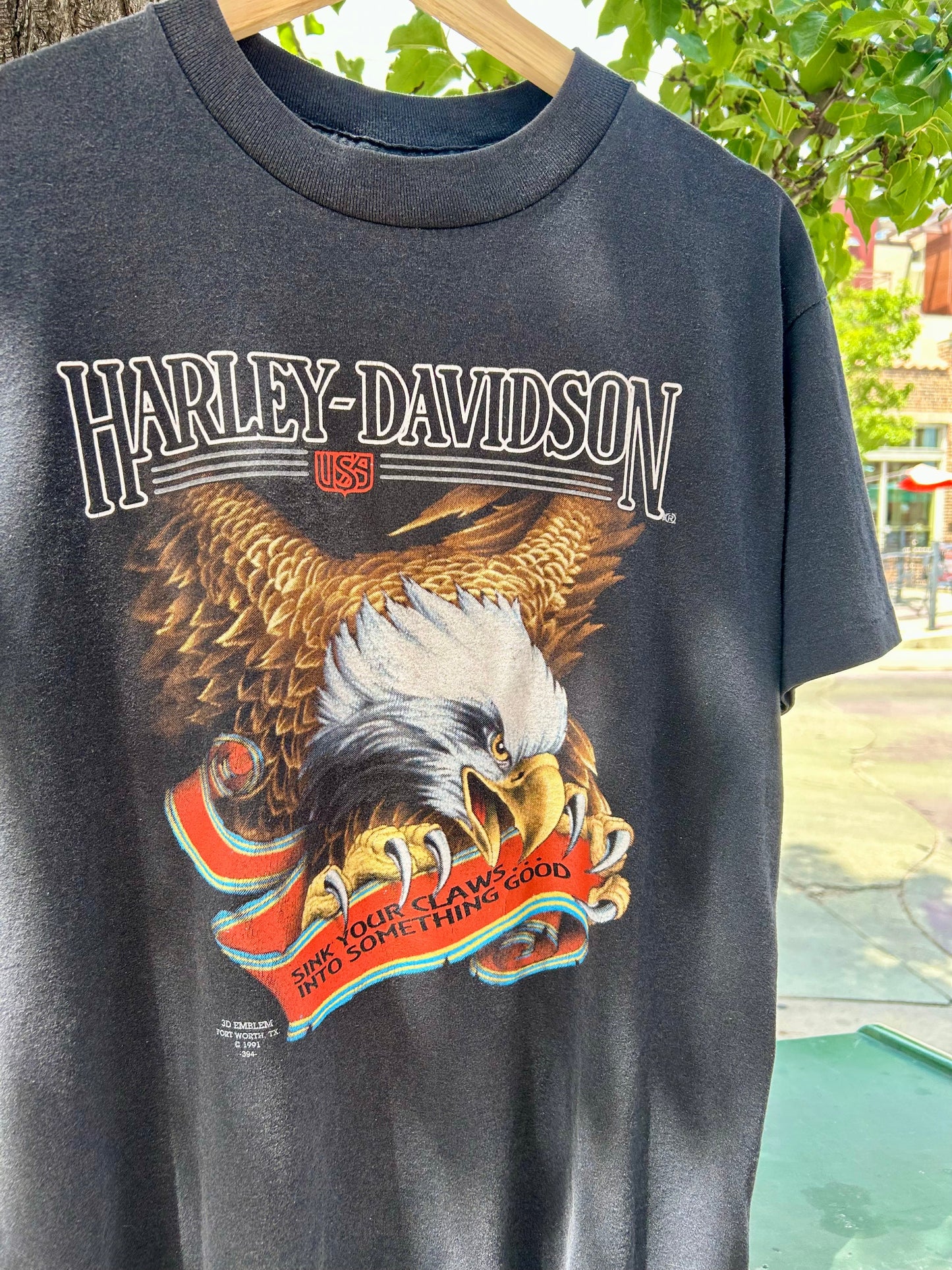 1992 Harley Davidson 3D Emblem Eagle T-Shirt. Size Large