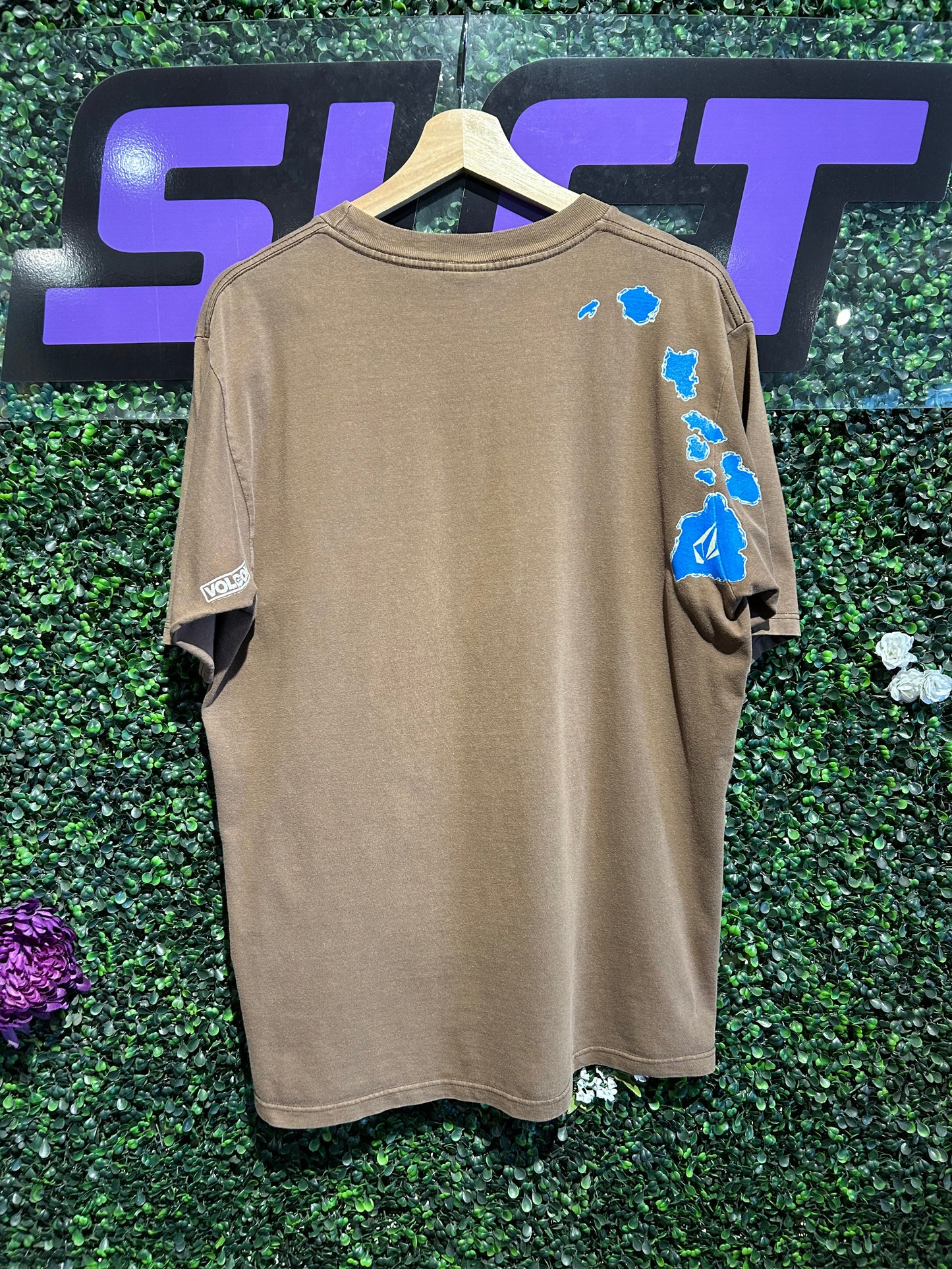 00s Volcom Hawaii T-Shirt. Size Large