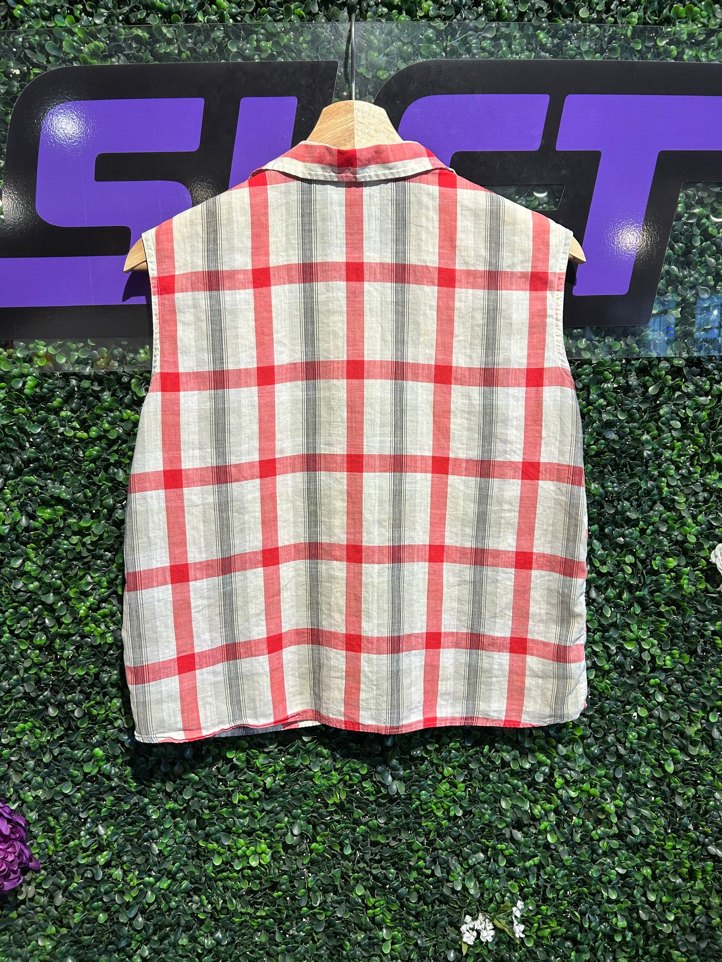 70s Plaid Button-Up Sleeveless Top. Size S/M