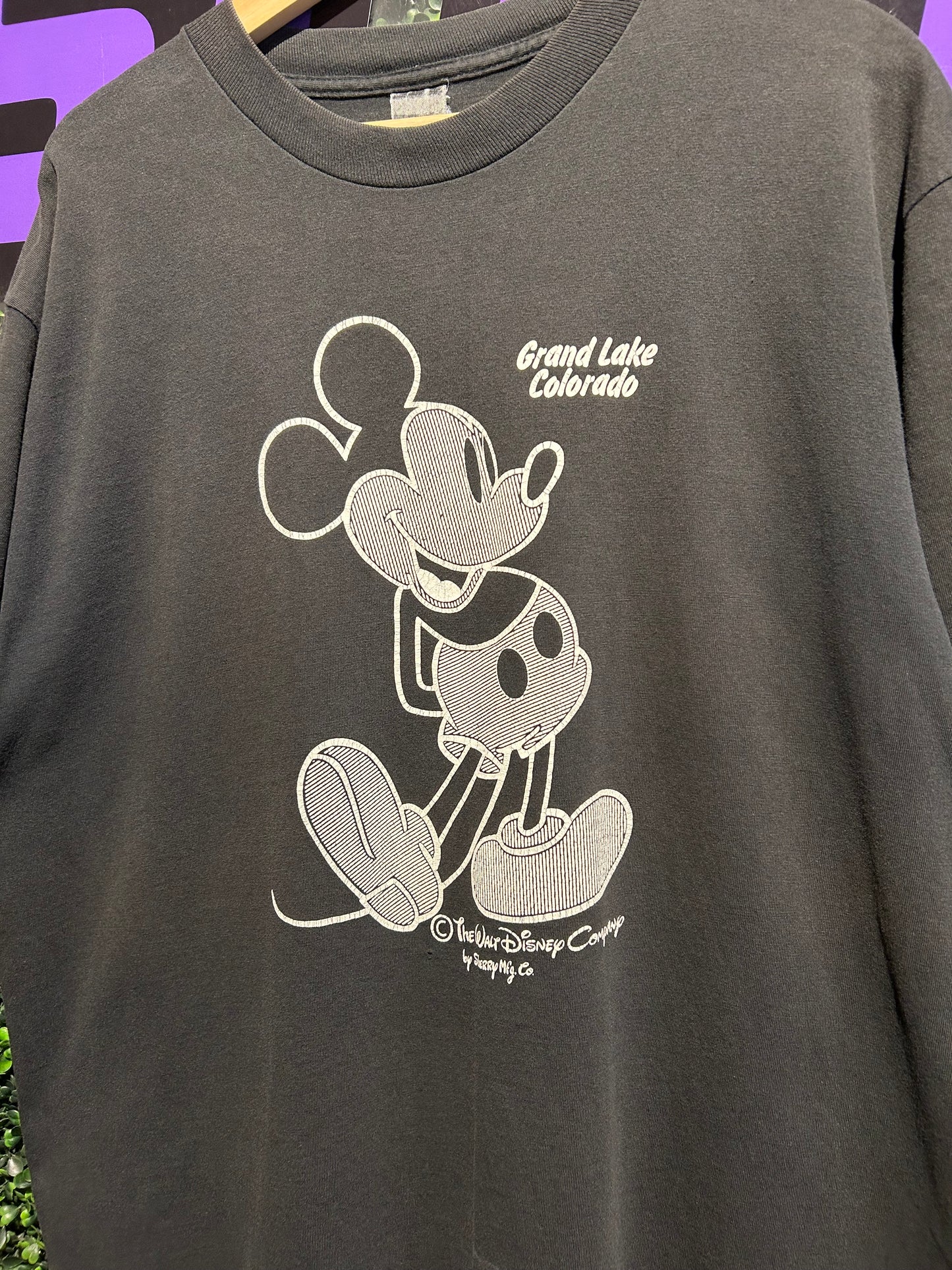 90s Mickey Mouse Colorado T-Shirt. Size L/XL