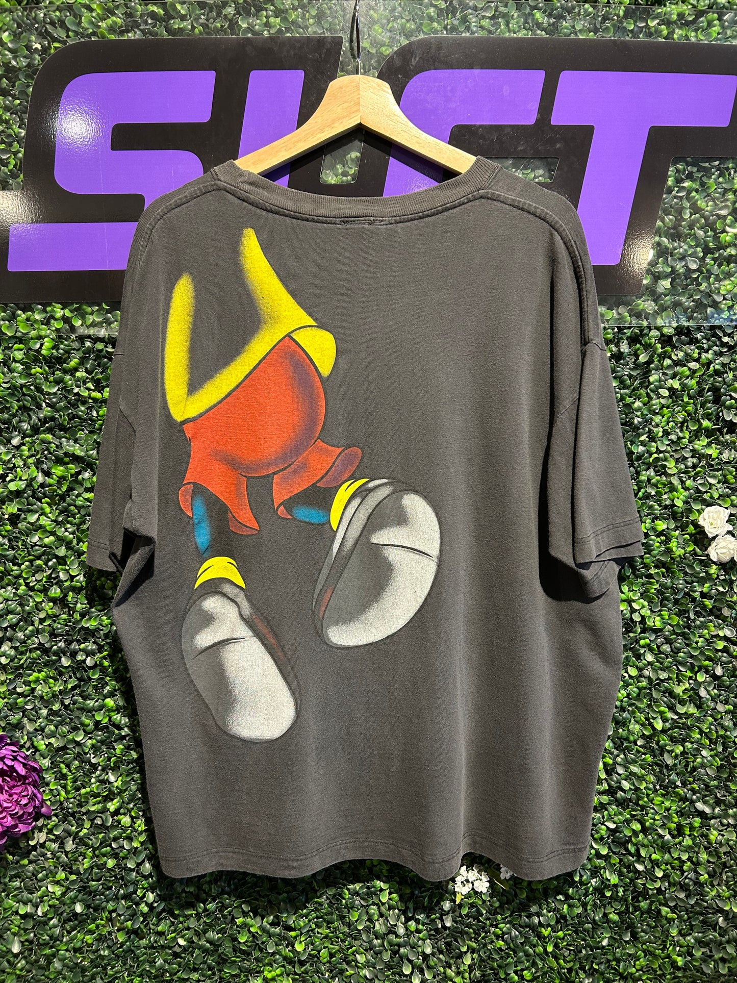 90s Mickey Mouse Volleyball T-Shirt. Size XL (Boxy)