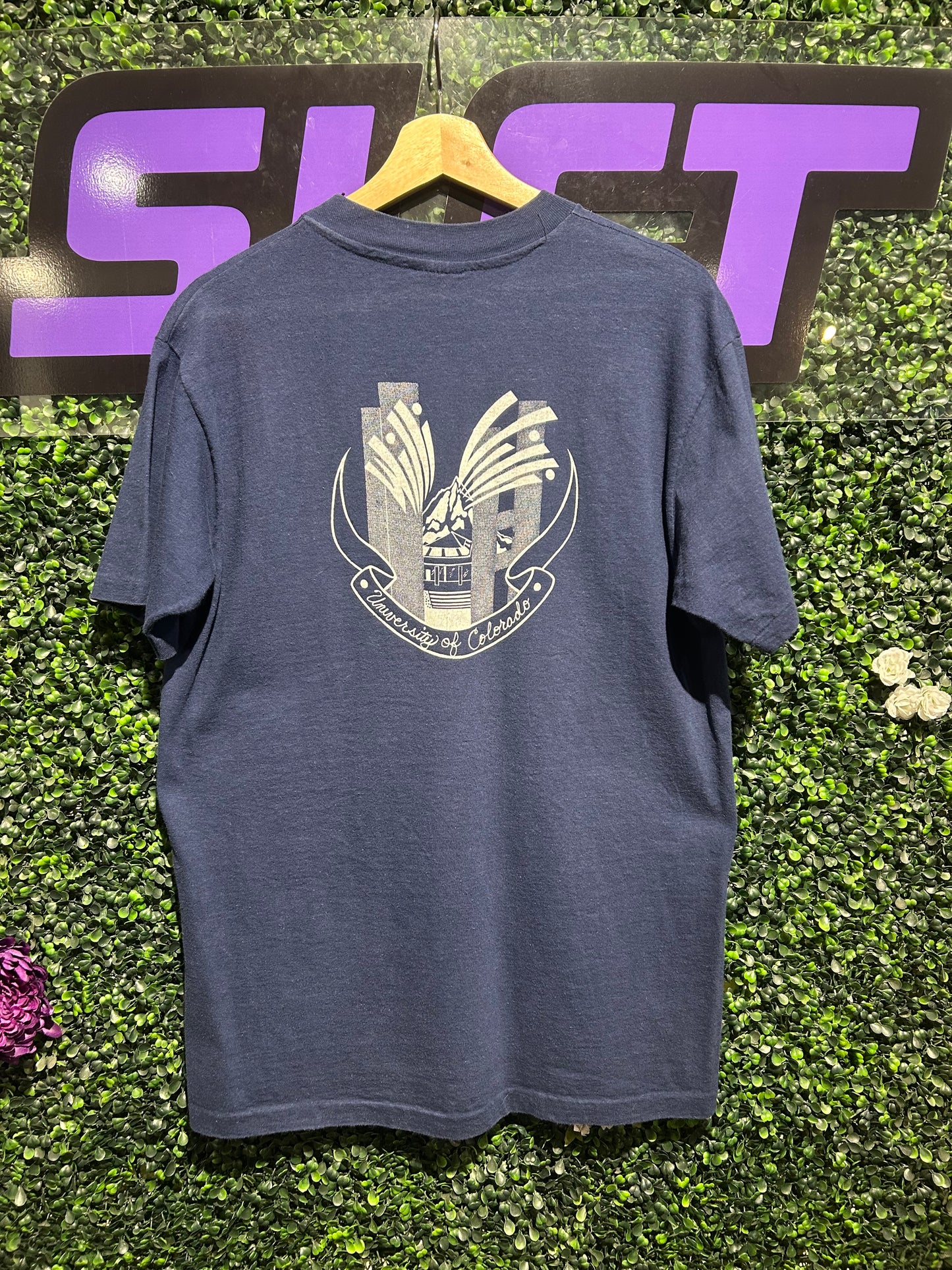 80s CU Boulder Williams Village “Will Vill” Pocket T-Shirt. Size Large