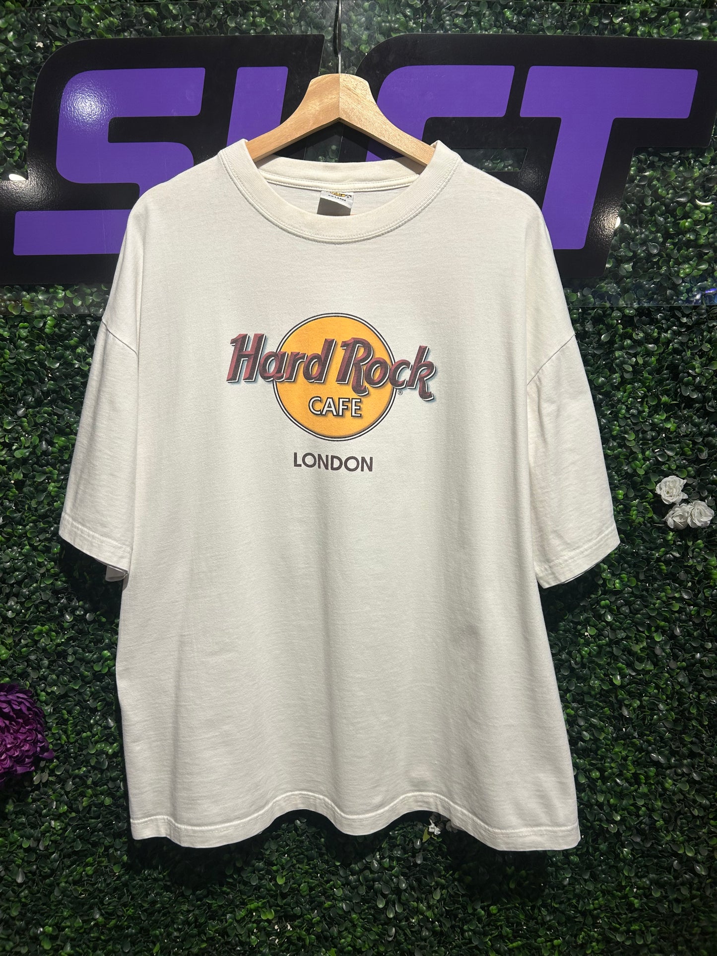 Vintage Hard Rock Cafe London T-Shirt. Size XL (Boxy)
