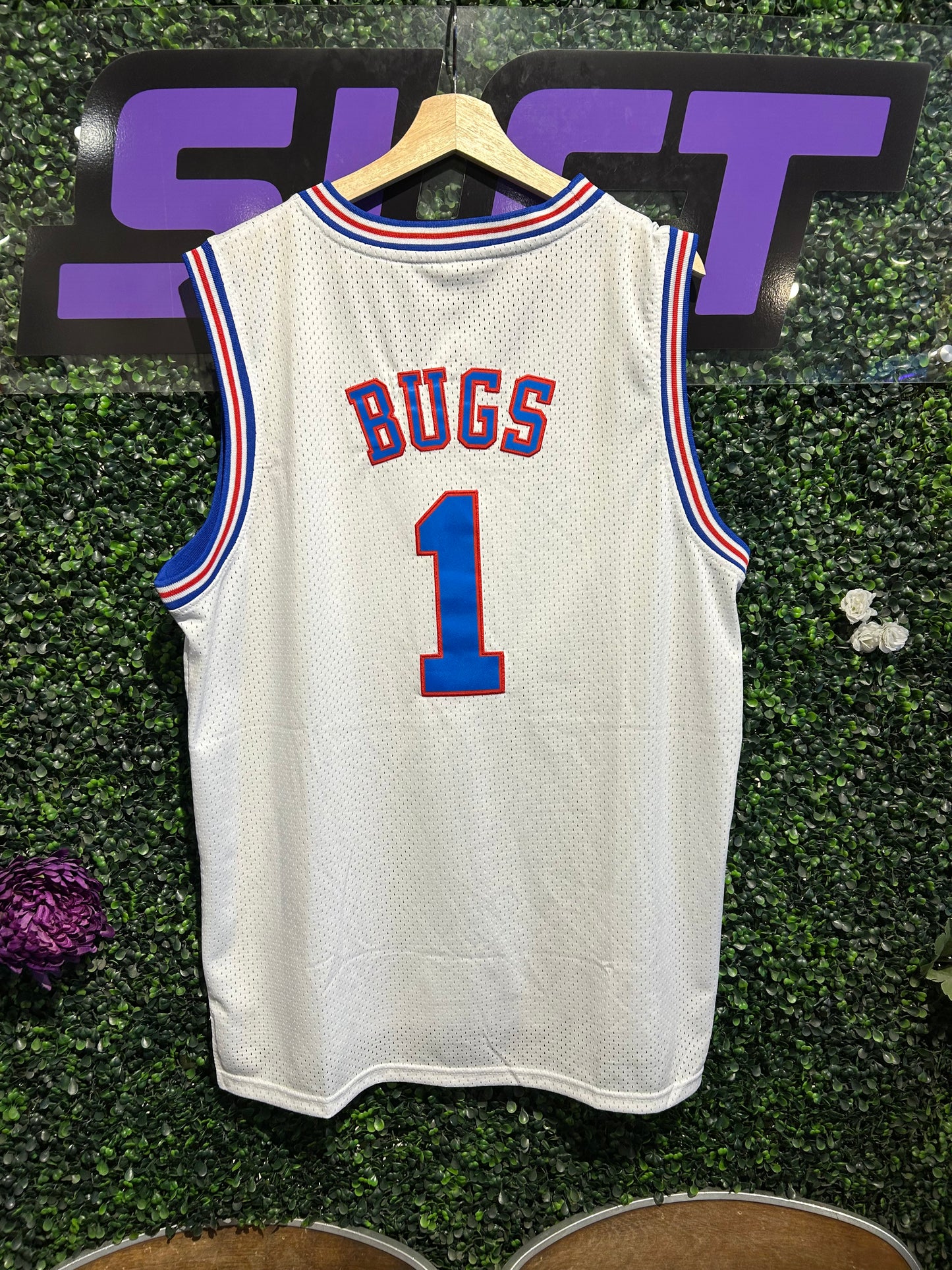 00s Tune Squad Bugs Bunny Space Jam Jersey. Size XL