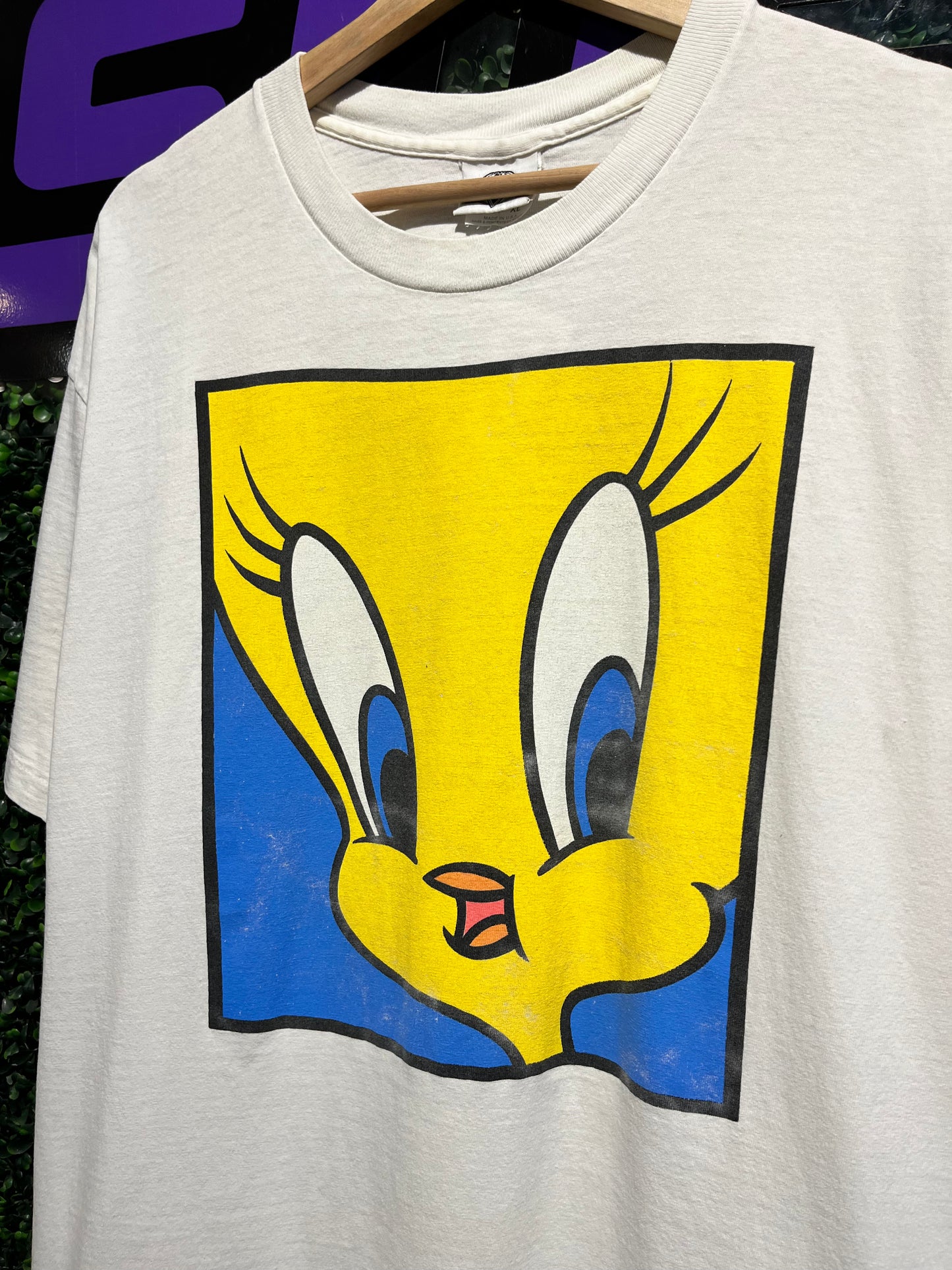 1991 Tweety Bird Looney Tunes T-Shirt. Size XL