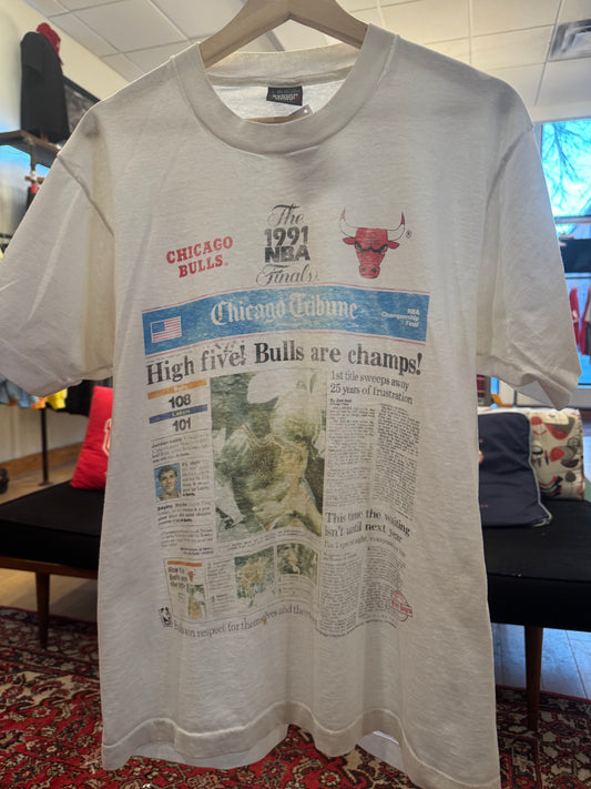 Vintage 1991 Chicago Tribune Chicago Bulls Championship T-Shirt Size Large