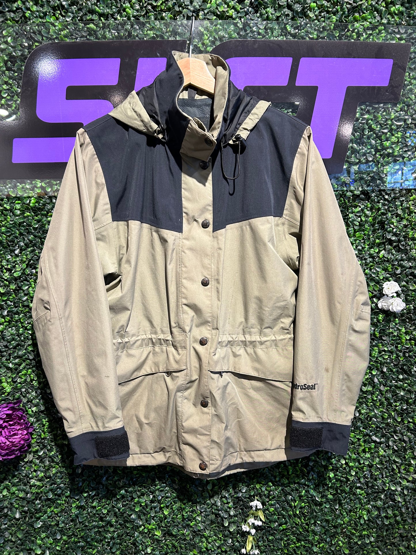 Vintage North Face Shell Jacket. Size S/M