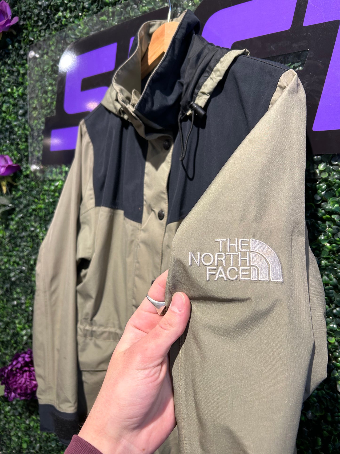 Vintage North Face Shell Jacket. Size S/M